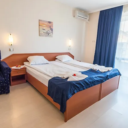 Amon Ra Family Hotel 3*