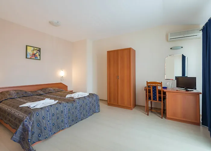 Amon Ra Family Хотел 3*